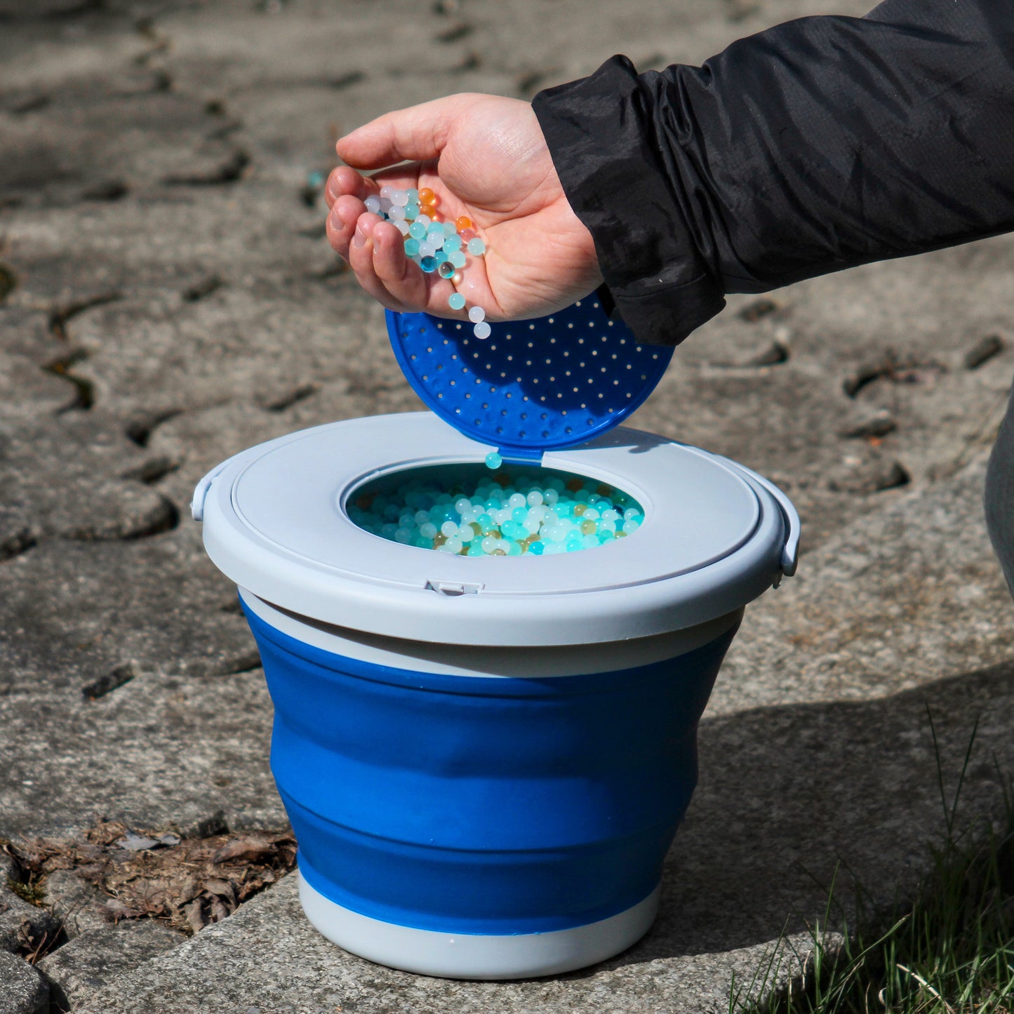 Eimer zur Flüssigkeitszufuhr und Aufbewahrung von Wassergelbällen